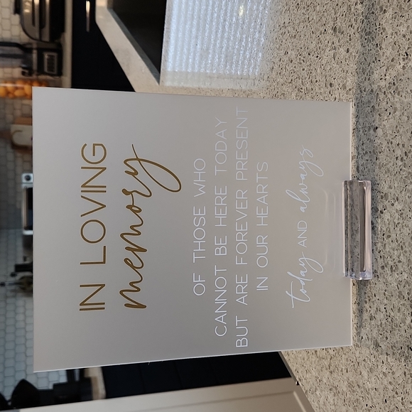 Acrylic "In Loving Memory" Sign - Picture 4 of 4